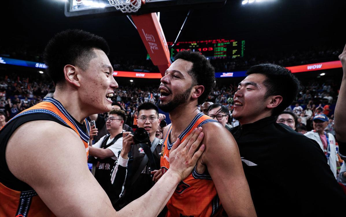 爱游戏官网-辽篮新外援合格,赵继伟有两帮手,杨鸣回归有1个障碍